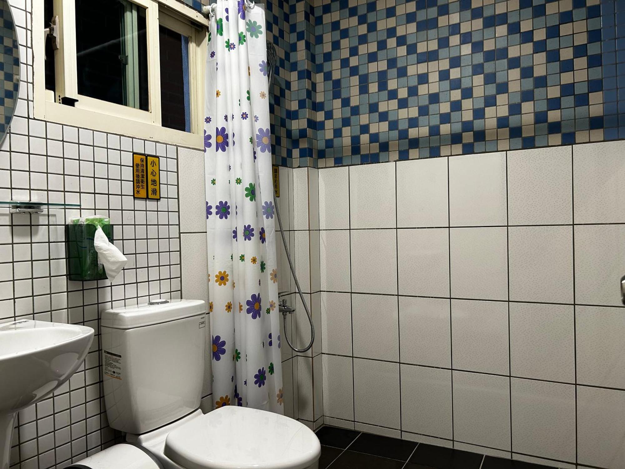 Play Kimnen B&B Цзиньчэн Экстерьер фото